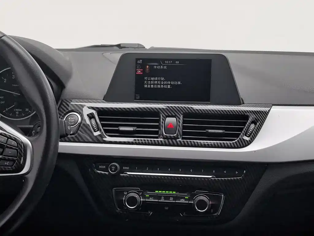 BMW 1 Series 2017 — фото 12