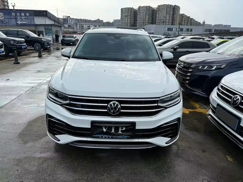 Volkswagen Tiguan L 2024 — фото 2