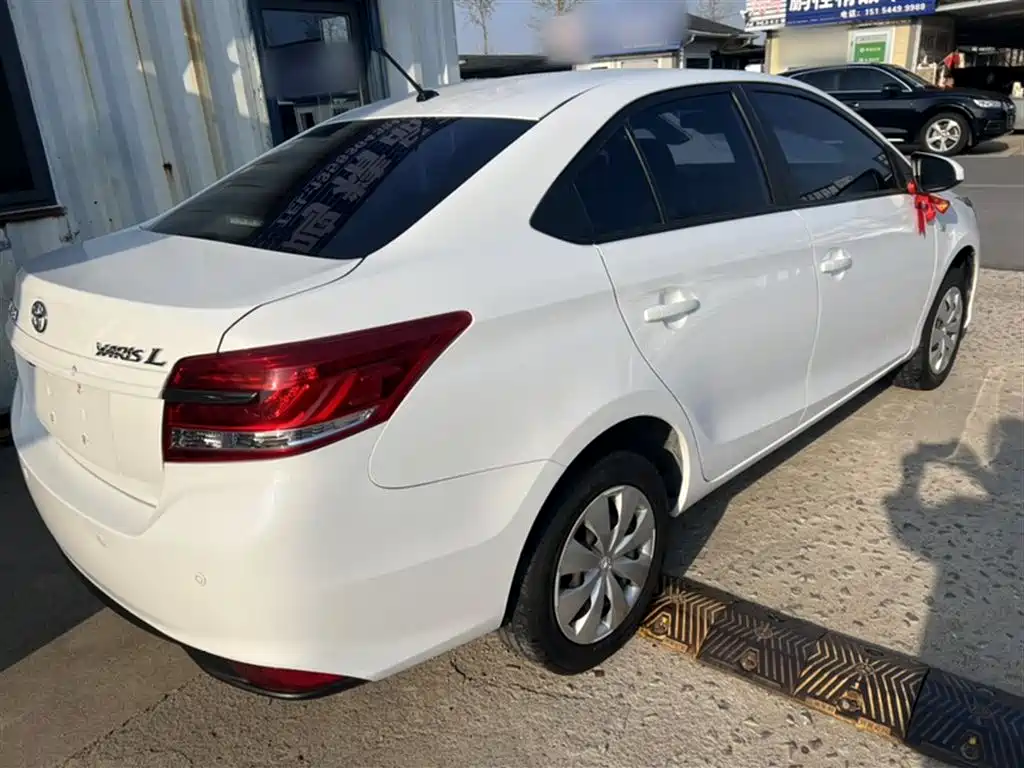 Toyota Yaris L 2020 — фото 21