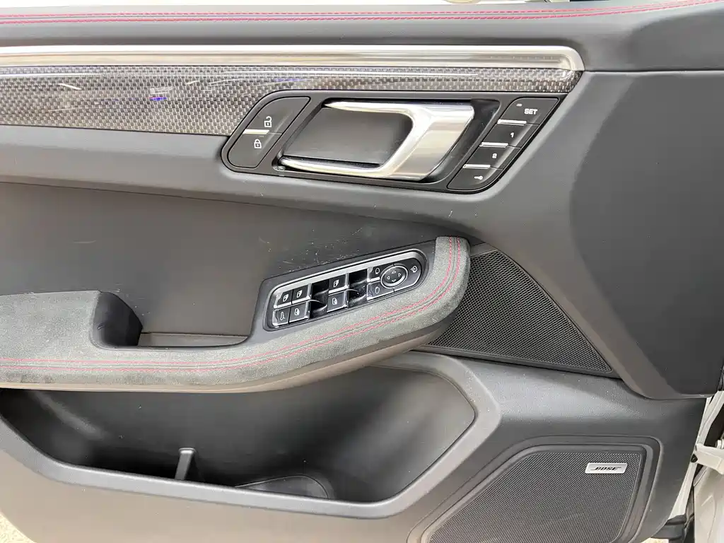 Porsche Macan 2024 — фото 11