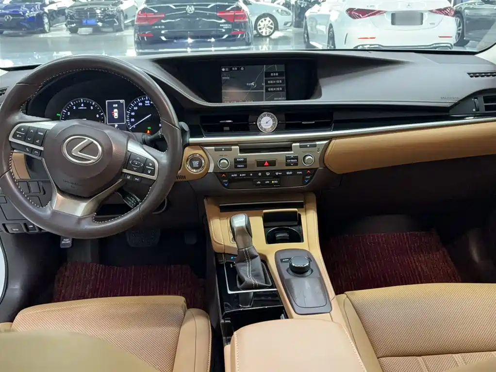 Lexus ES 2017 — фото 10