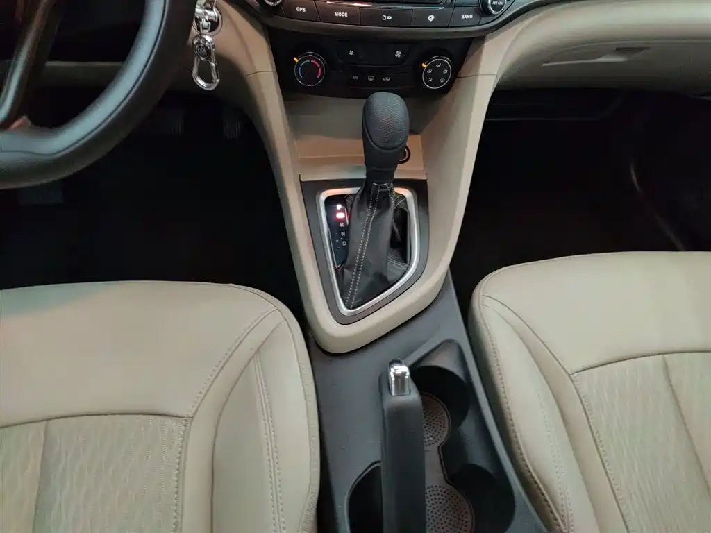 Buick Excelle 2016 — фото 14