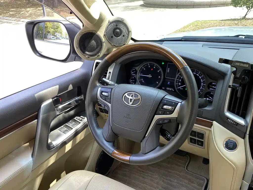 Toyota Land Cruiser 2017 — фото 15
