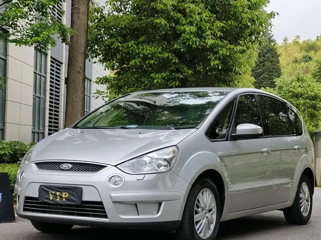 Ford Max 2013 — фото 1