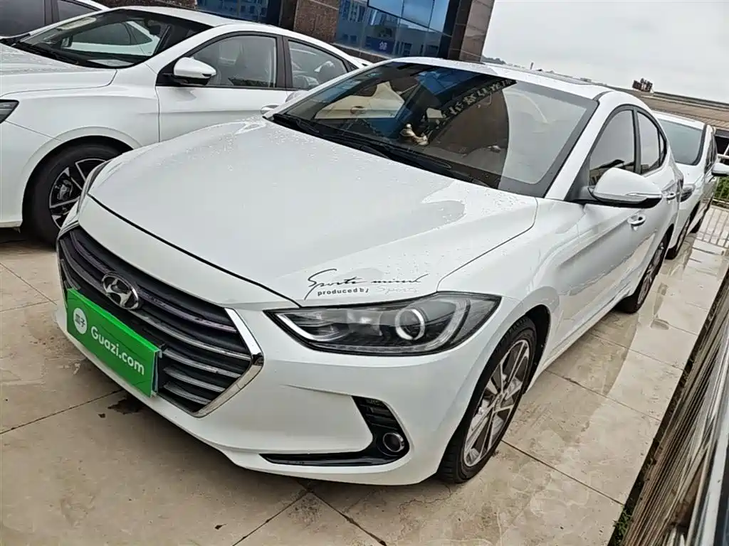 Hyundai Elantra 2018 — фото 2