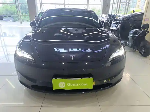 Tesla Model 3 2024