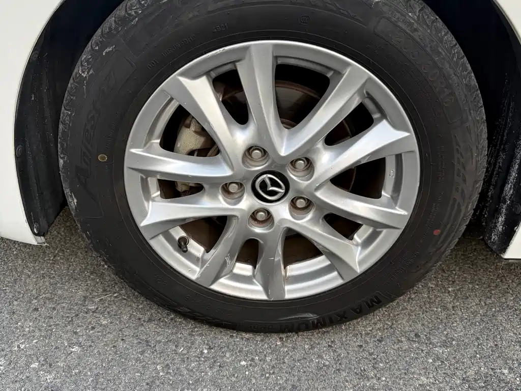 Mazda 3 Axela 2016 — фото 20