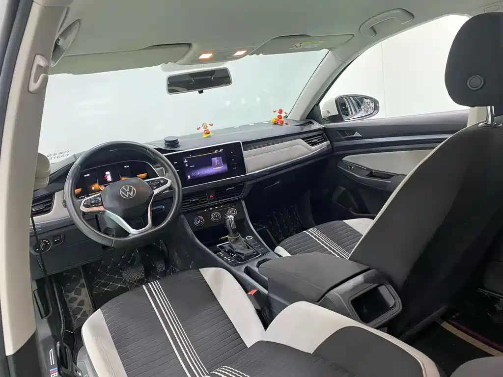 Volkswagen Bora 2023