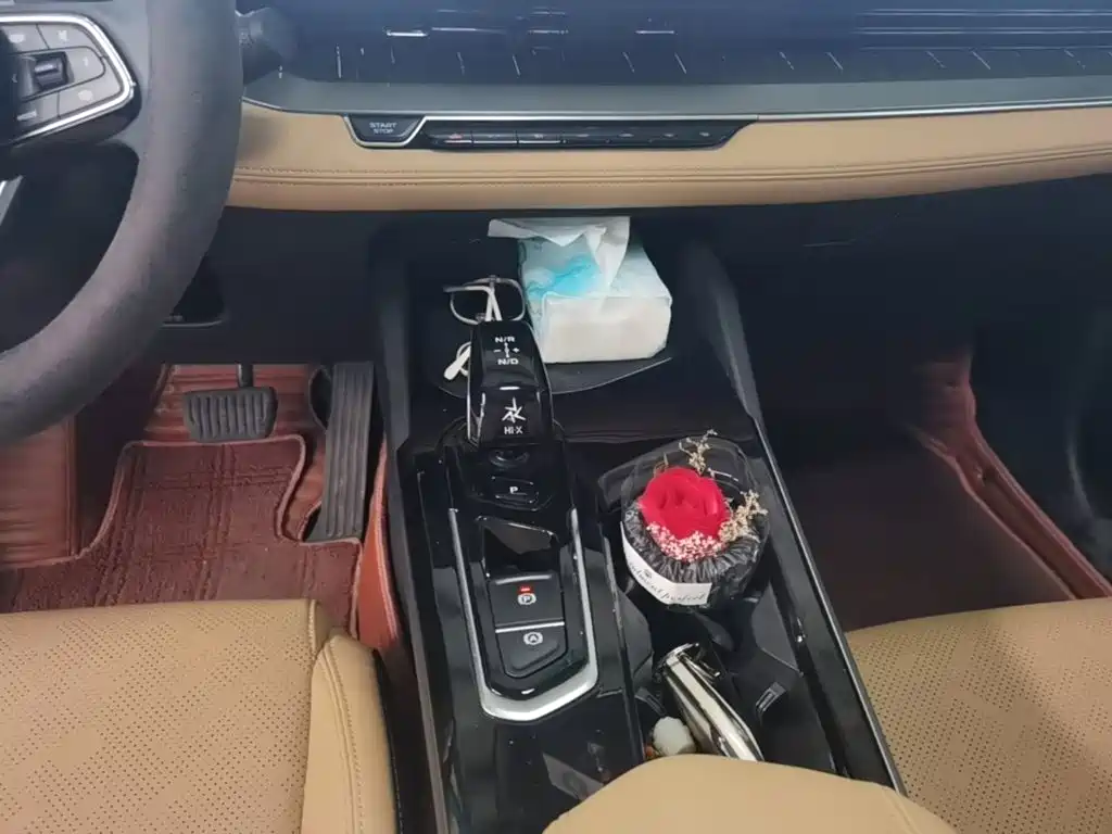 Geely Emgrand L Hip 2025 — фото 10