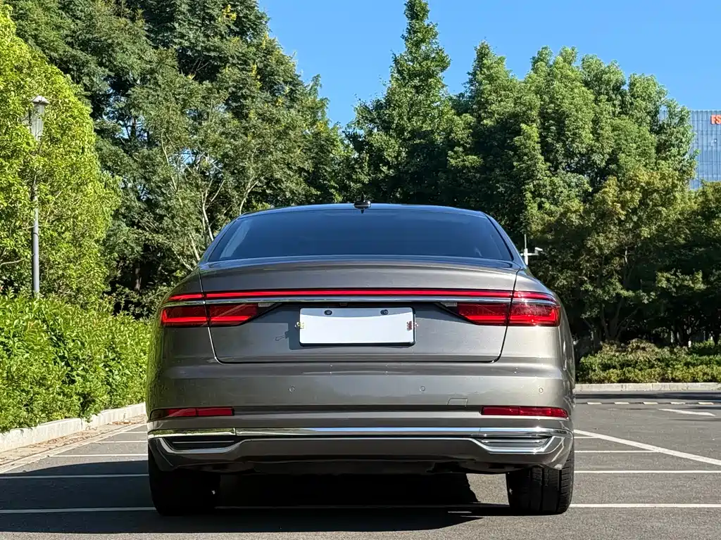 Audi A8 2019 — фото 5