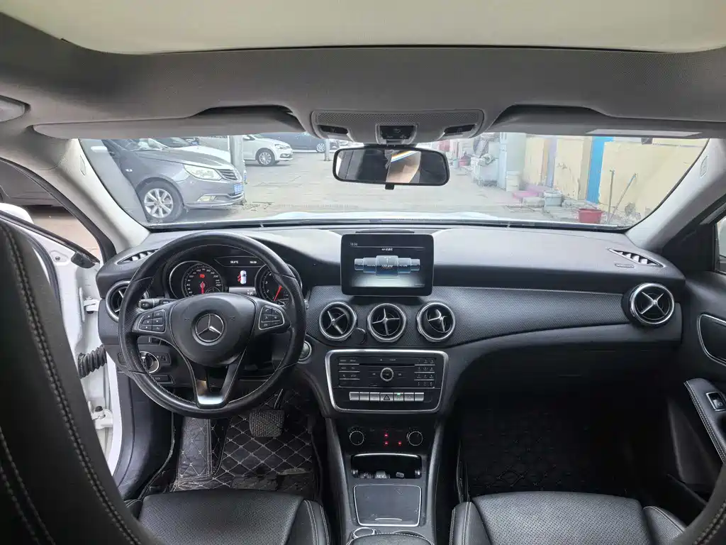 Mercedes-Benz GLA 2017 — фото 9