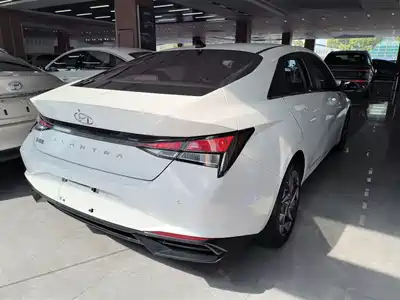 Hyundai Elantra 2022