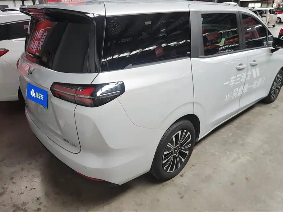 Wuling Starlight 730 EV 2025 — фото 3