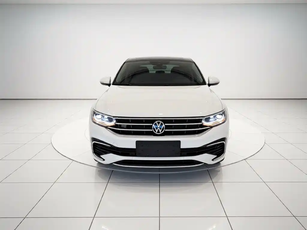 Volkswagen Tiguan L 2024 — фото 3