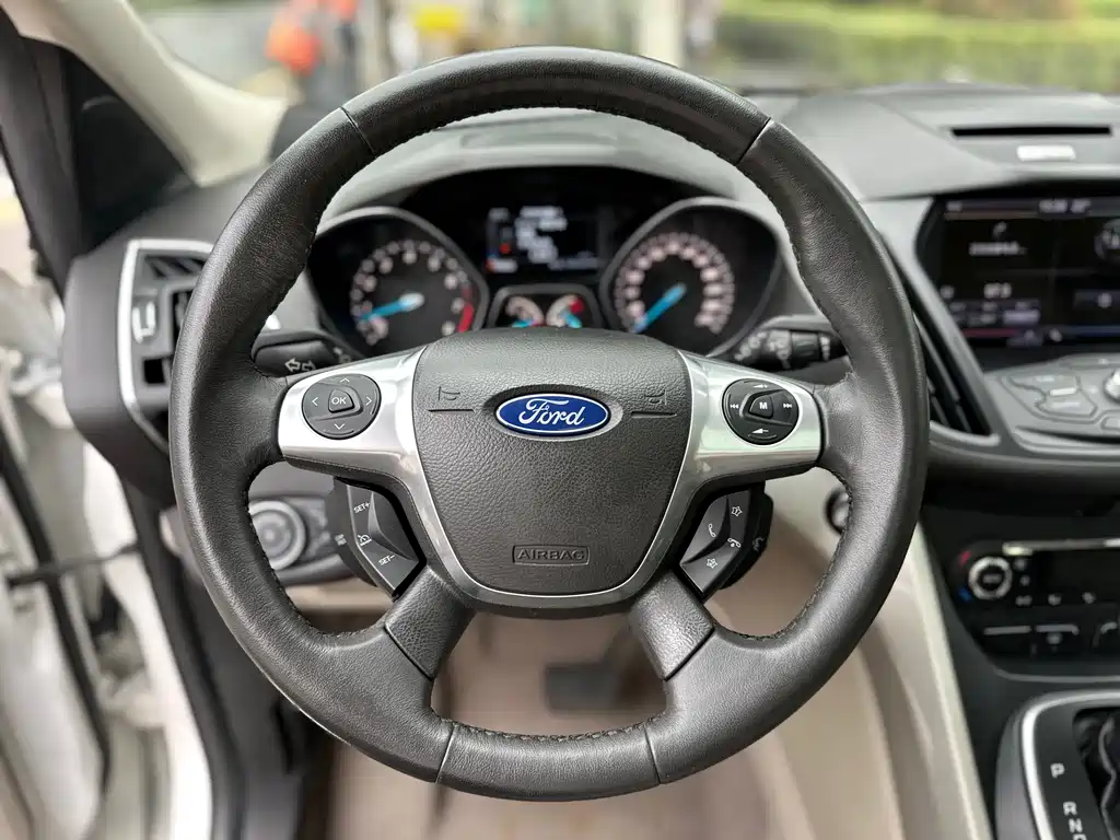 Ford Kuga 2013 — фото 14