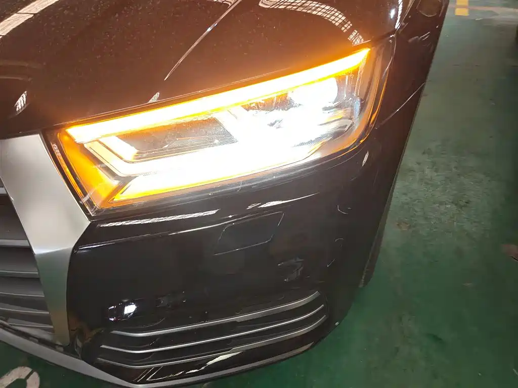 Audi Q5L 2020 — фото 18