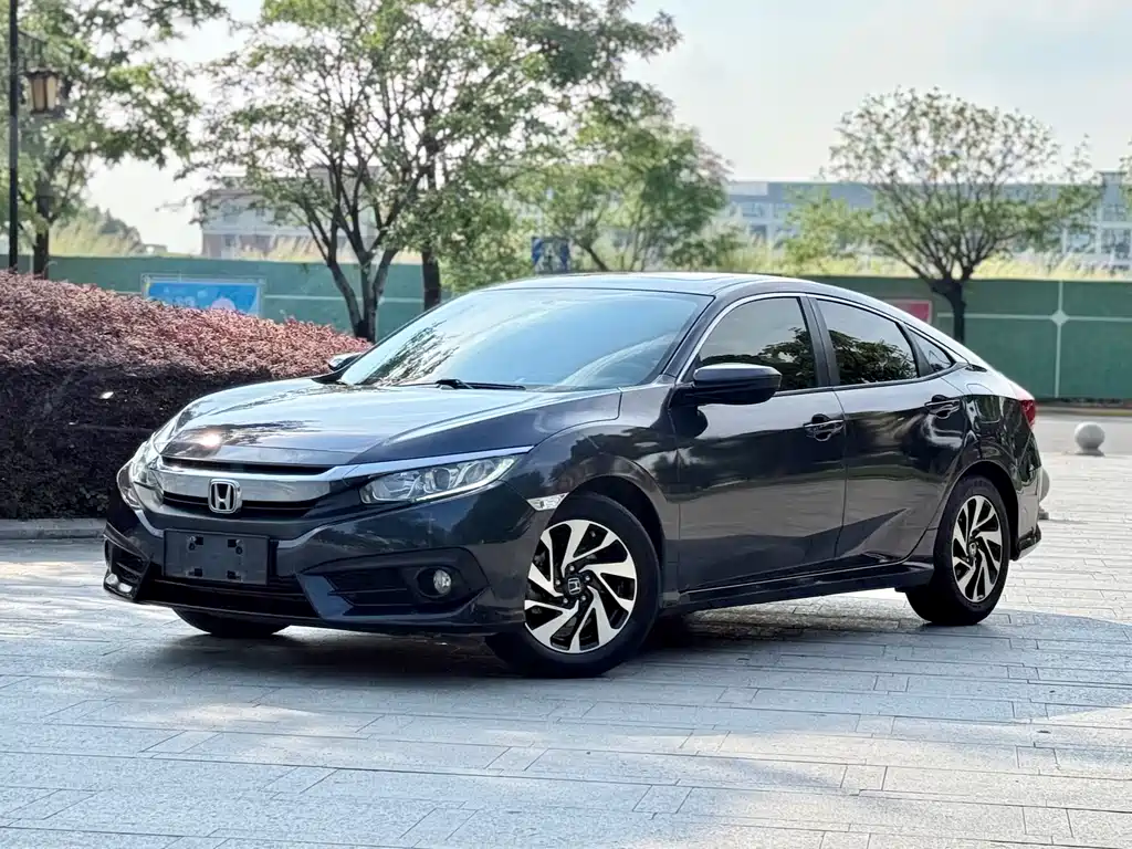 Honda Civic 2018 — фото 1
