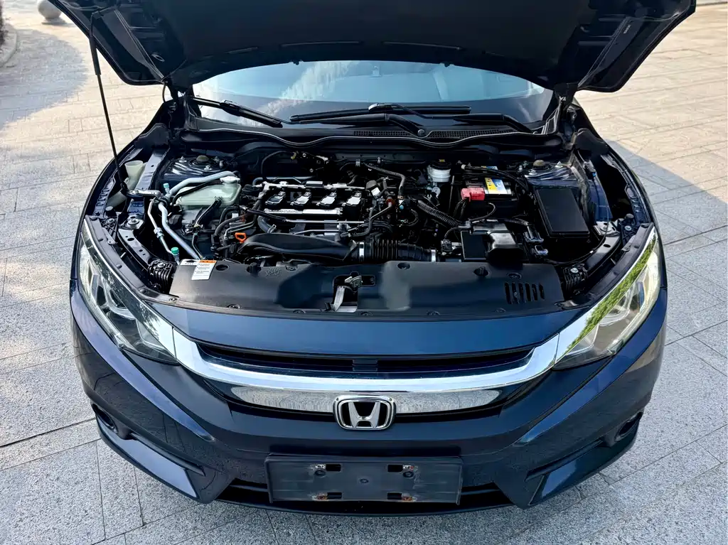 Honda Civic 2018 — фото 18