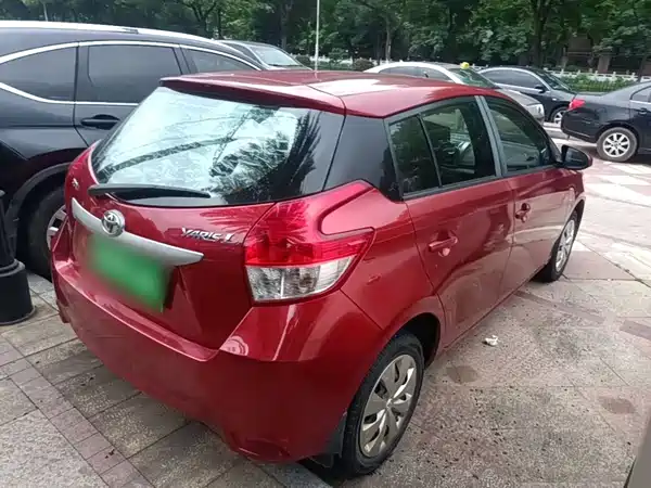 Toyota Yaris L 2015