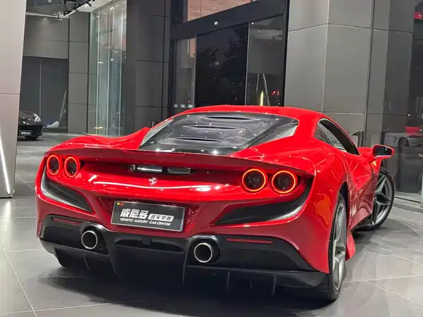 Ferrari F8 2022