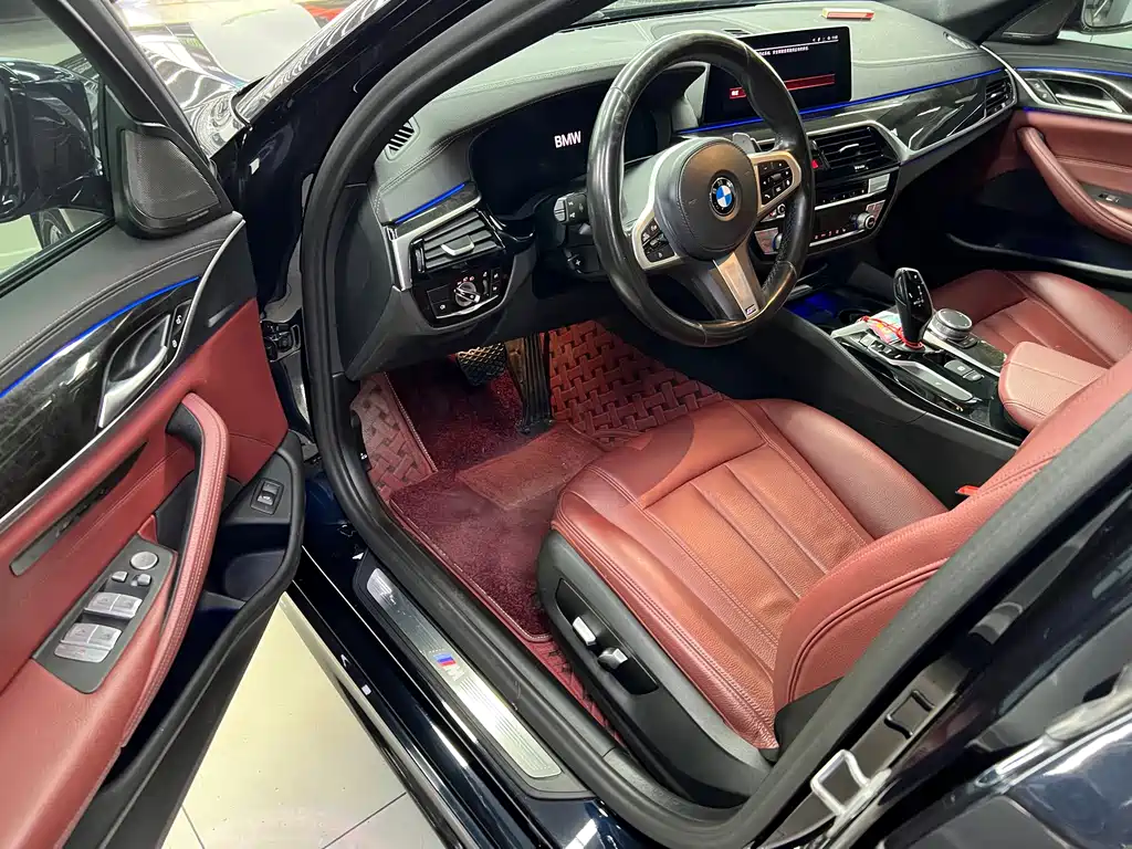 BMW 5 Series 2020 — фото 15