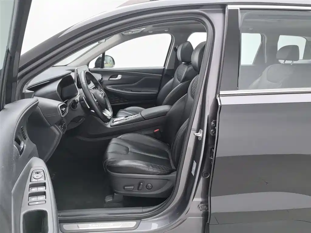 Hyundai Santa Fe 2020 — фото 10