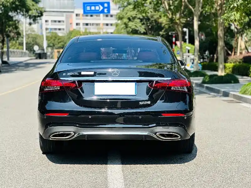 Mercedes-Benz E-Class 2019 — фото 11