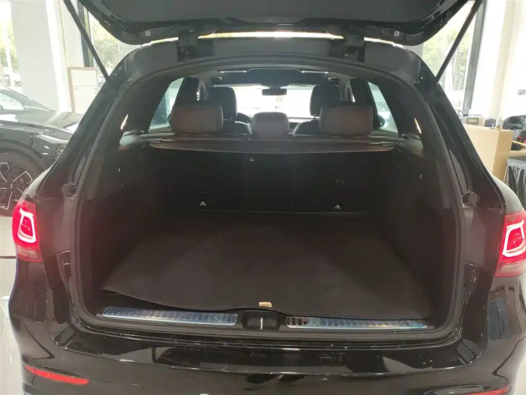 Mercedes-Benz GLC 2020 — фото 19