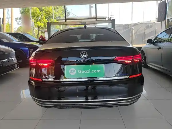 Volkswagen Passat Plug-In Hybrid 2021