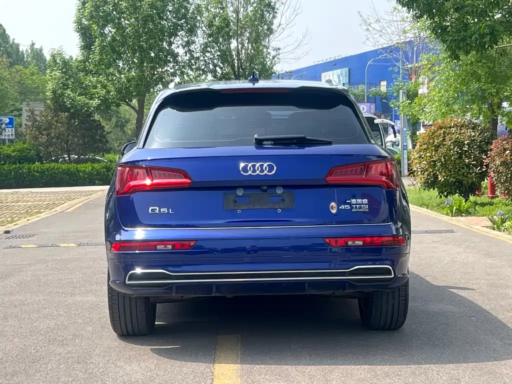 Audi Q5L 2019 — фото 13
