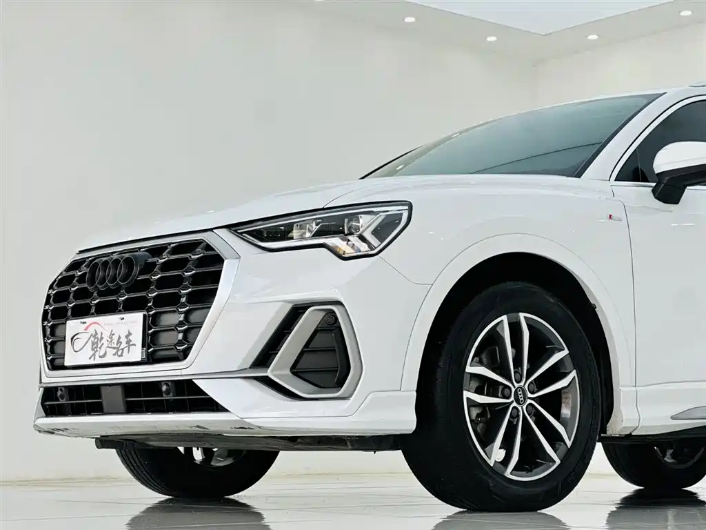 Audi Q3 2022 — фото 8