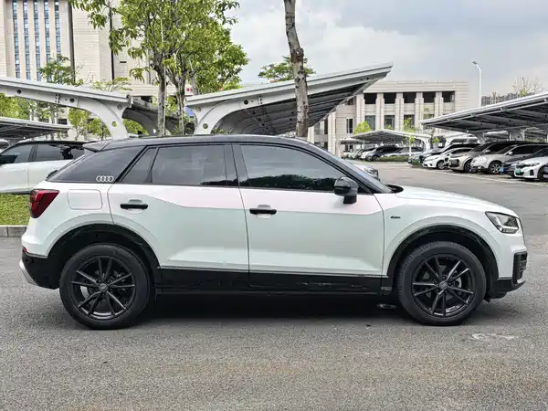 Audi Q2L 2021