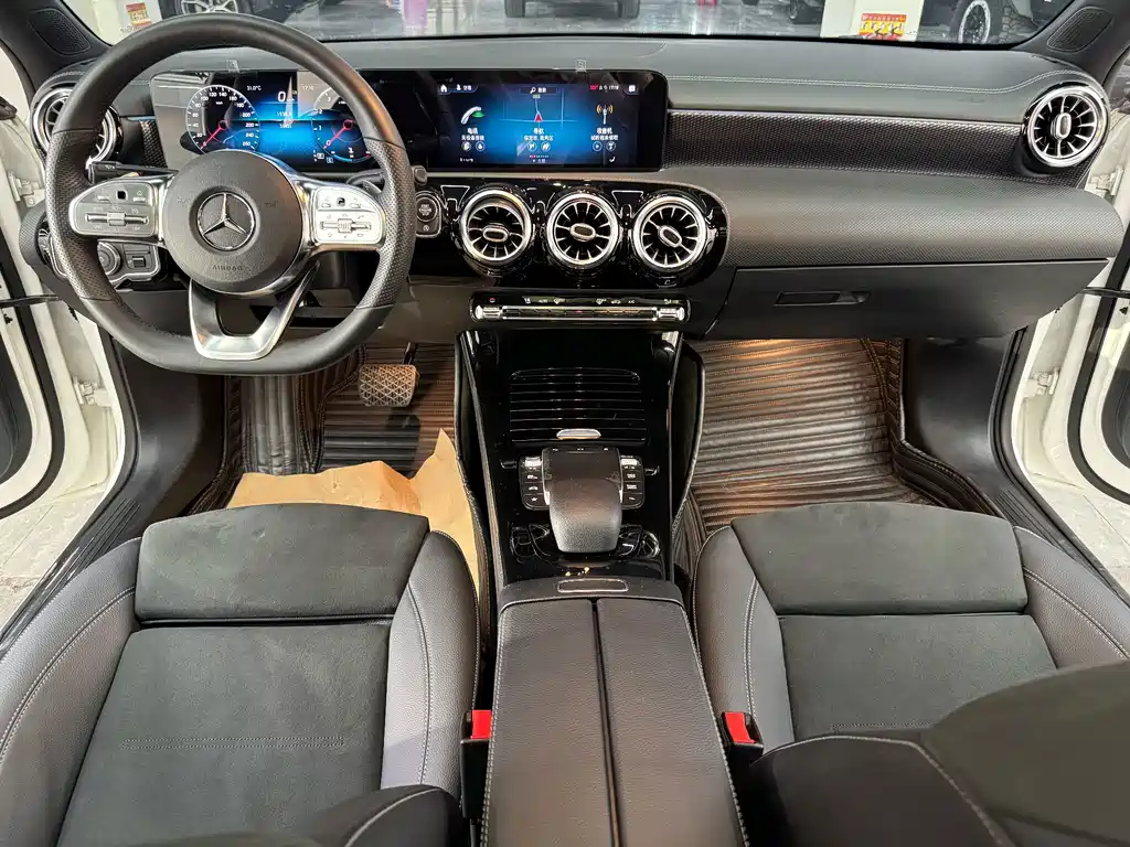Mercedes-Benz A-Class 2021 — фото 11