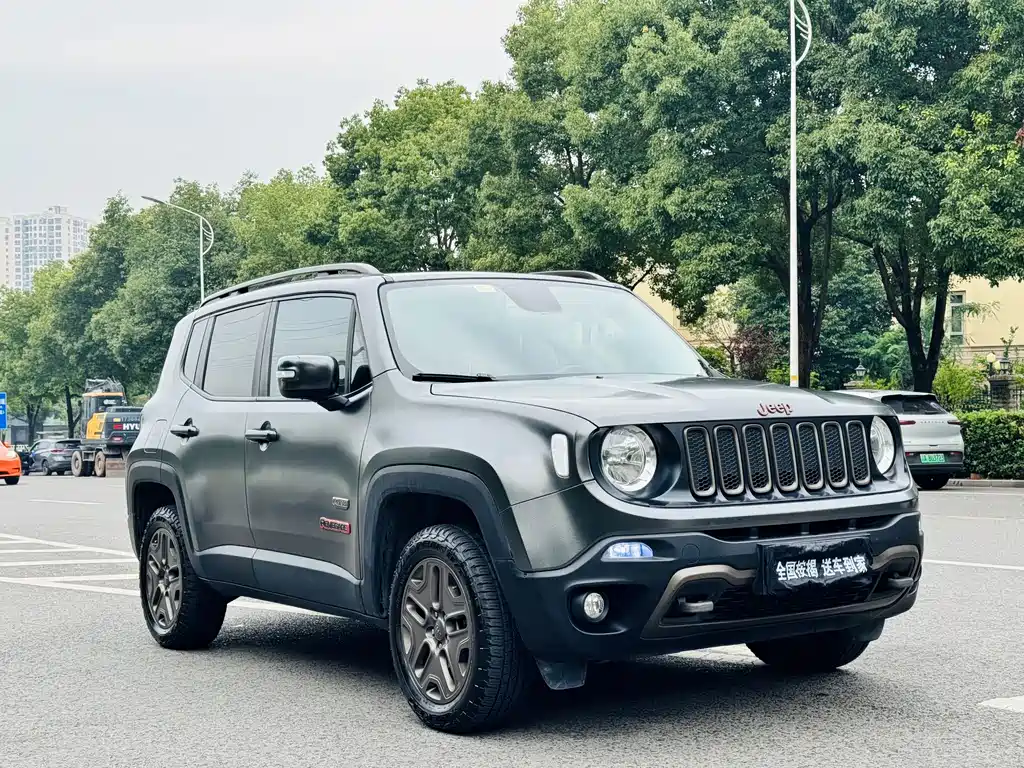 Jeep Renegade 2016 — фото 16