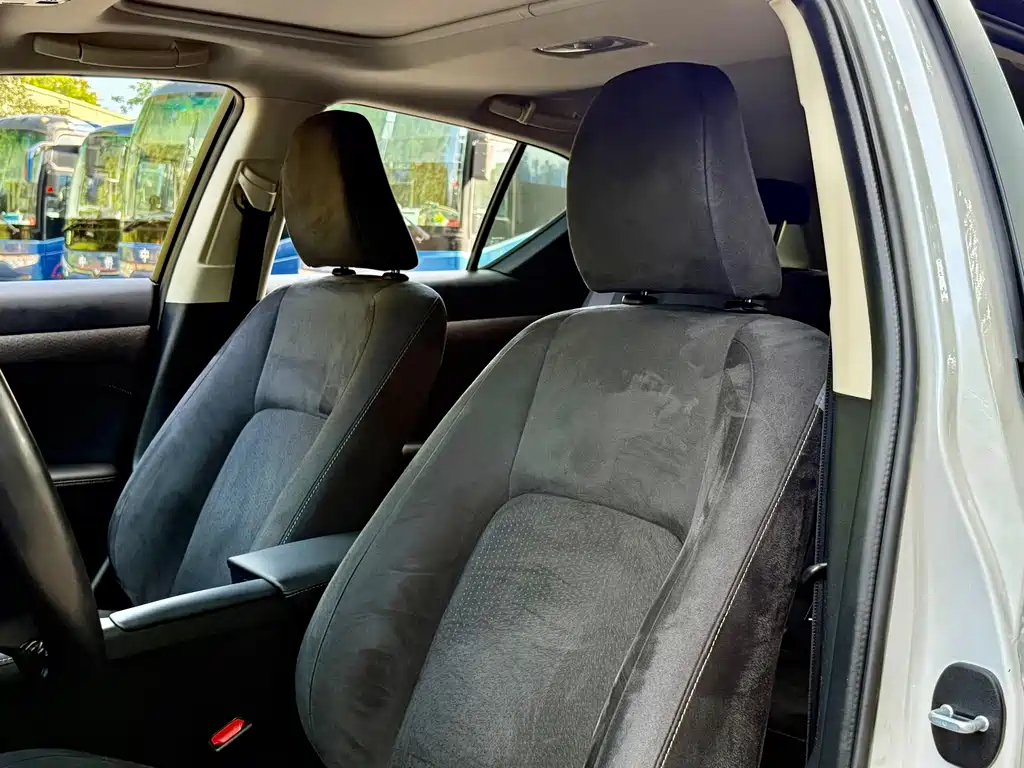 Lexus CT 2017 — фото 12