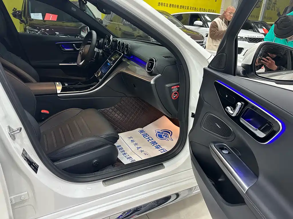 Mercedes-Benz C-Class 2023 — фото 4
