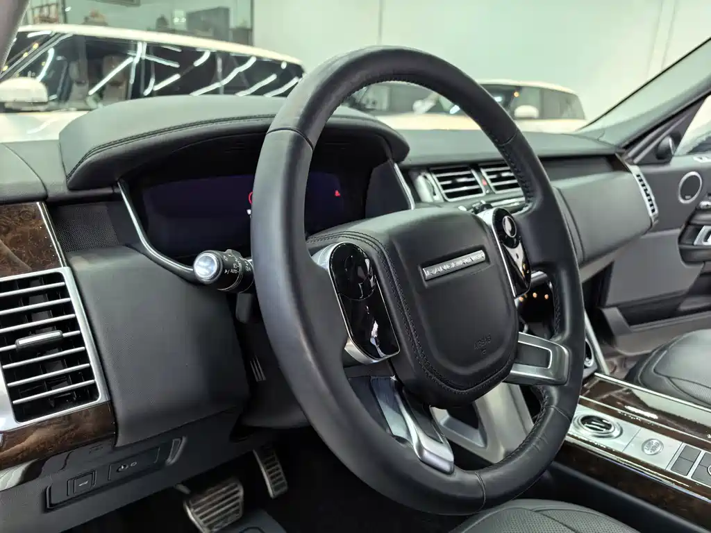 Land Rover Range Rover 2020 — фото 12