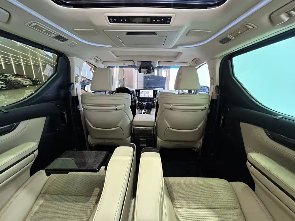 Toyota Alphard 2021 — фото 20