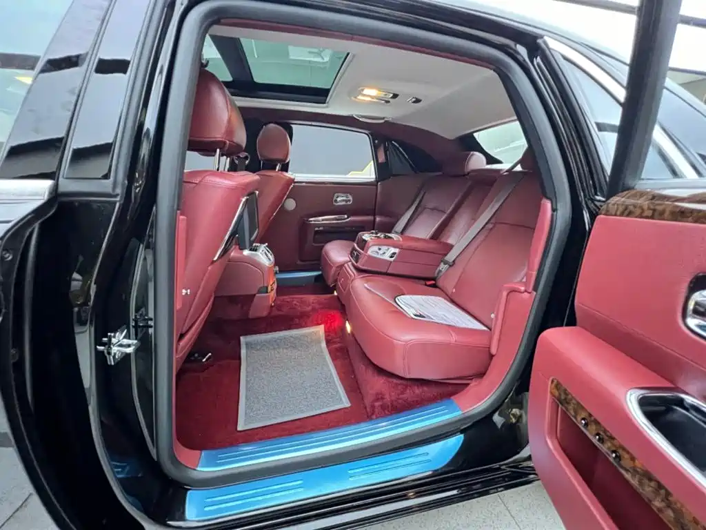 Rolls-Royce Ghost 2013 — фото 12