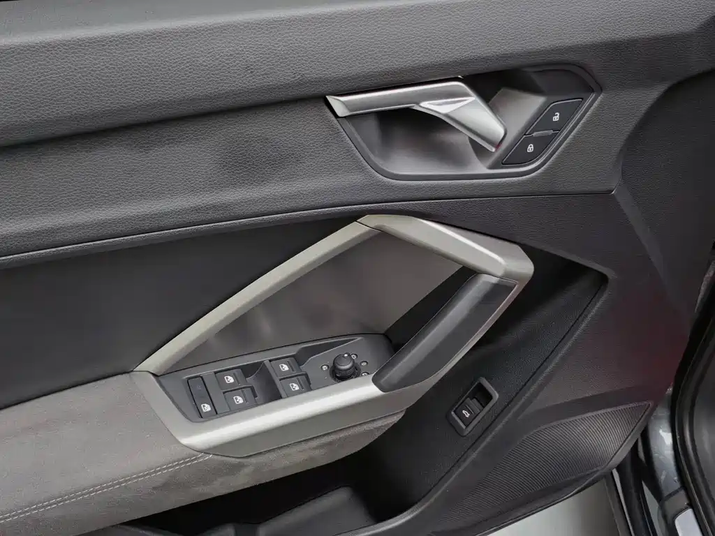 Audi Q3 2023 — фото 13