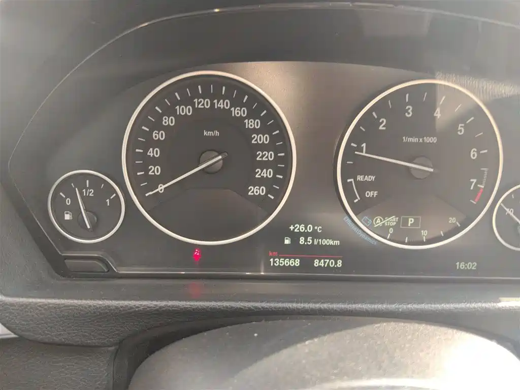 BMW 3 Series 2018 — фото 12