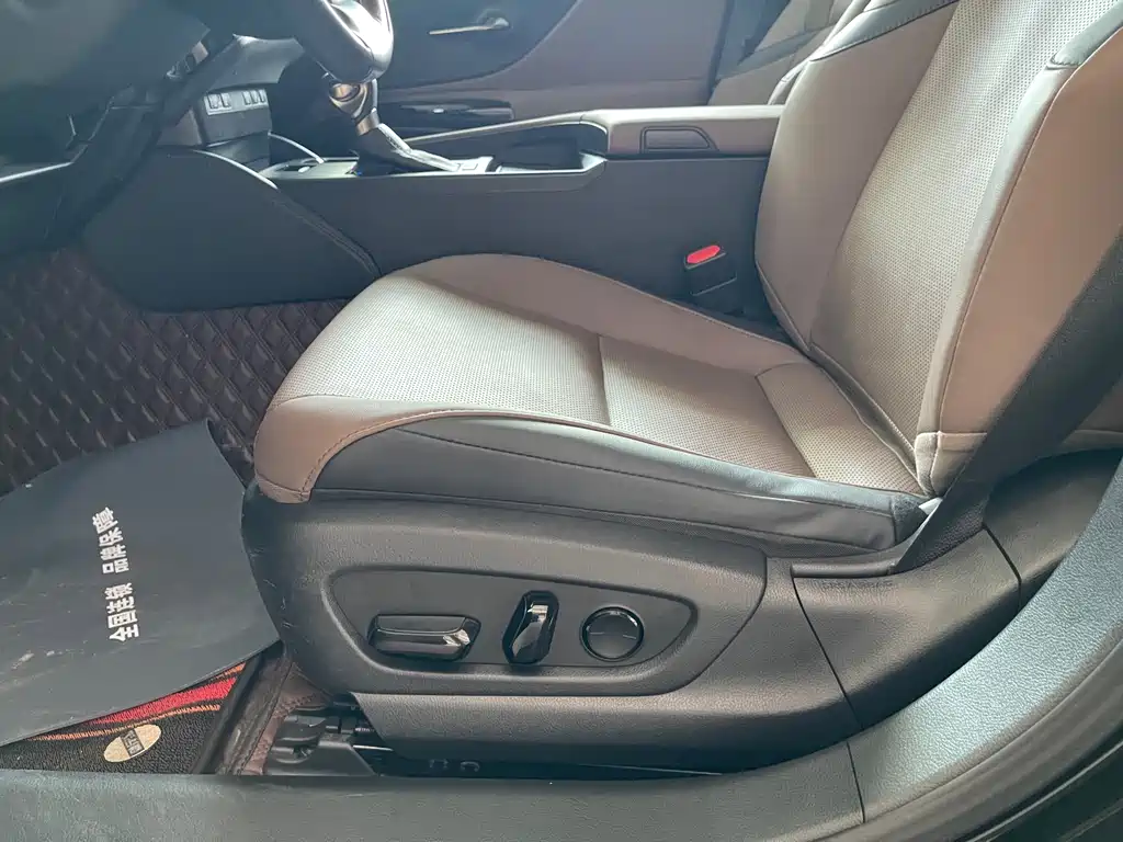 Lexus ES 2023 — фото 13