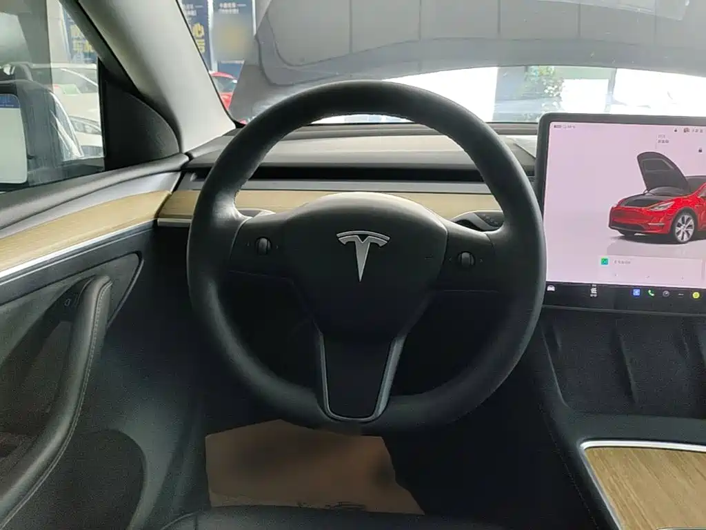 Tesla Model Y 2023 — фото 11