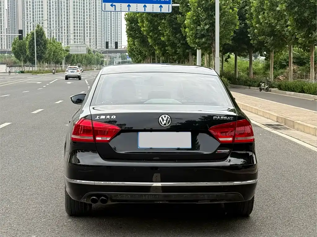 Volkswagen Passat 2014 — фото 8