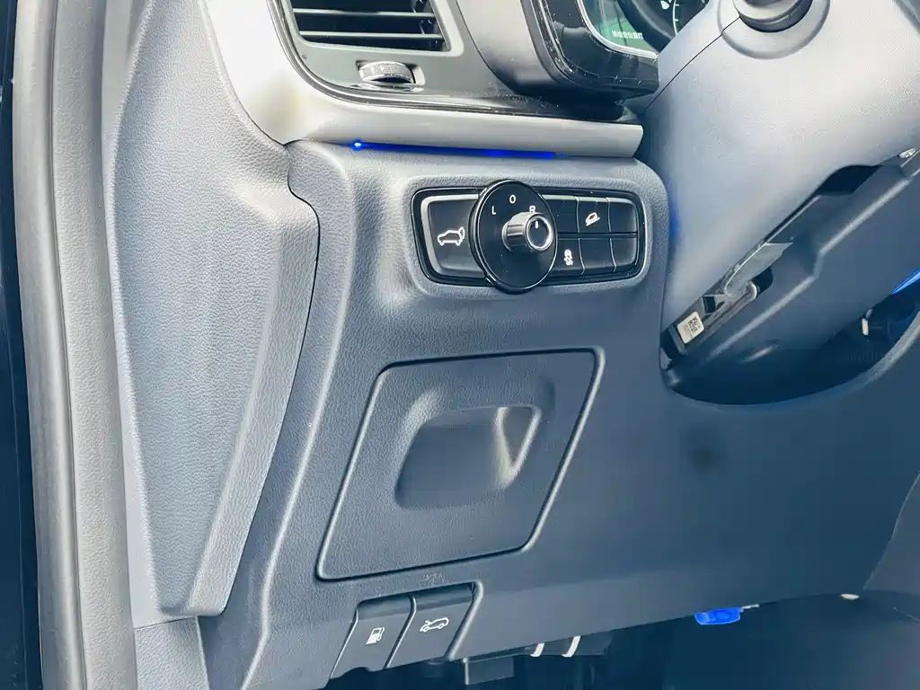 GAC Motor Trumpchi M8 2023 — фото 11