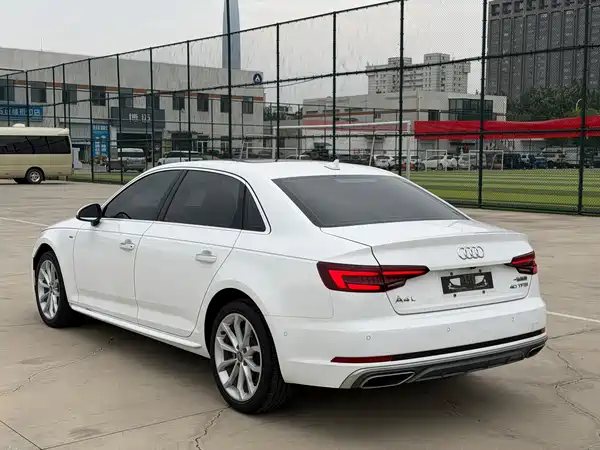 Audi A4L 2020