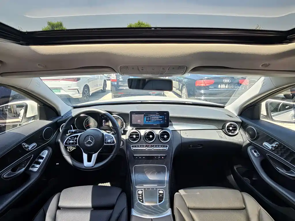 Mercedes-Benz C-Class 2019 — фото 15