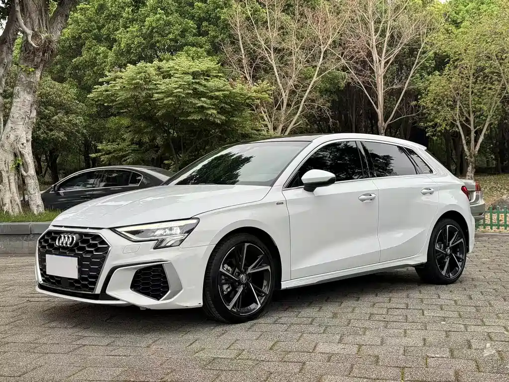 Audi A3 2022 — фото 1