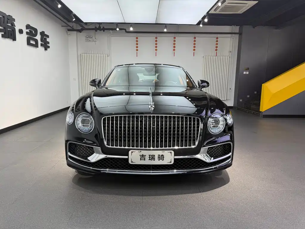 Bentley Flying Spur 2025 — фото 2