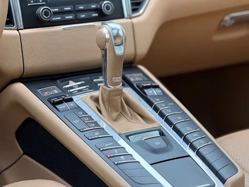 Porsche Macan 2017 — фото 10